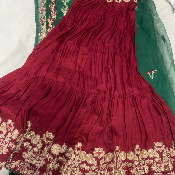 Beautiful 3 pc gharara set - Picture 2 of 3